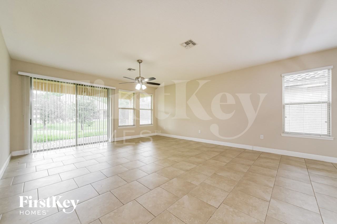 1651 Nina Dr - Photo 2 of 20