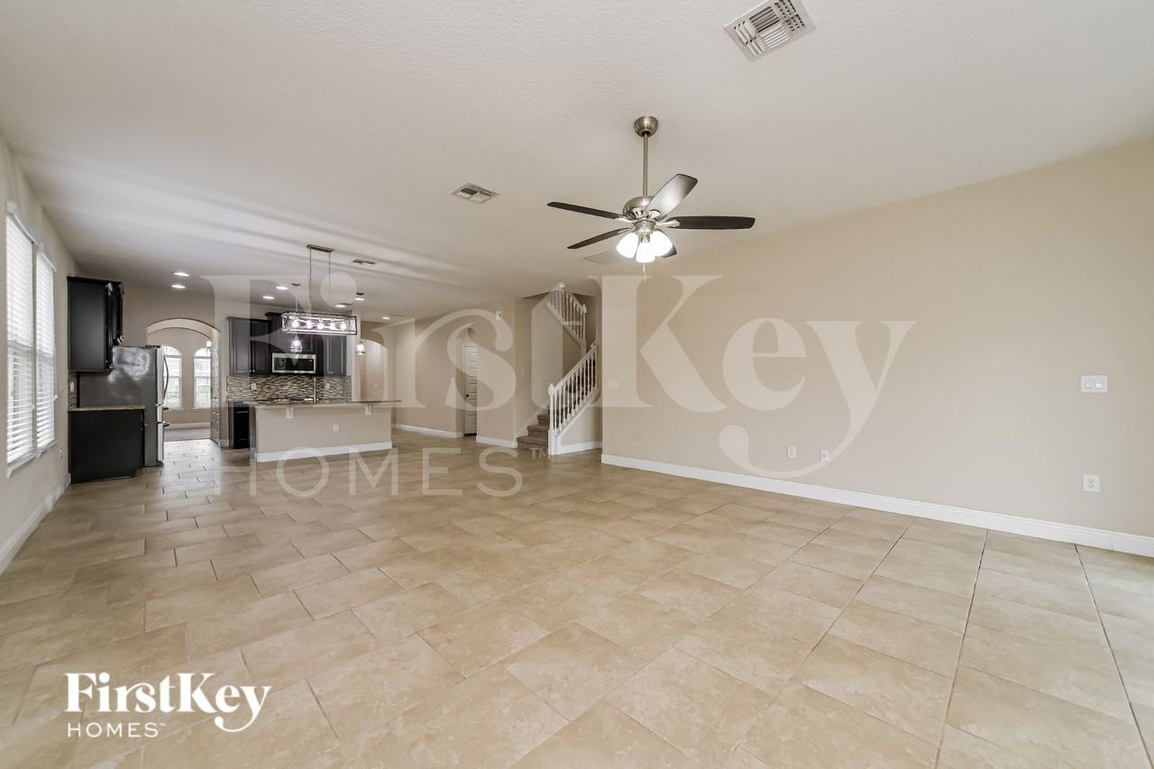1651 Nina Dr - Photo 4 of 20