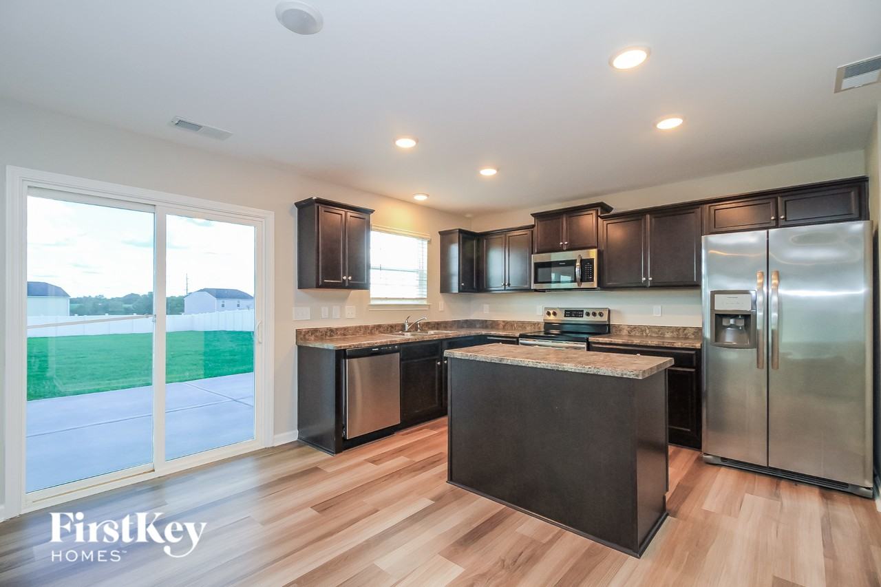 281 Estelle Dr - Photo 7 of 15