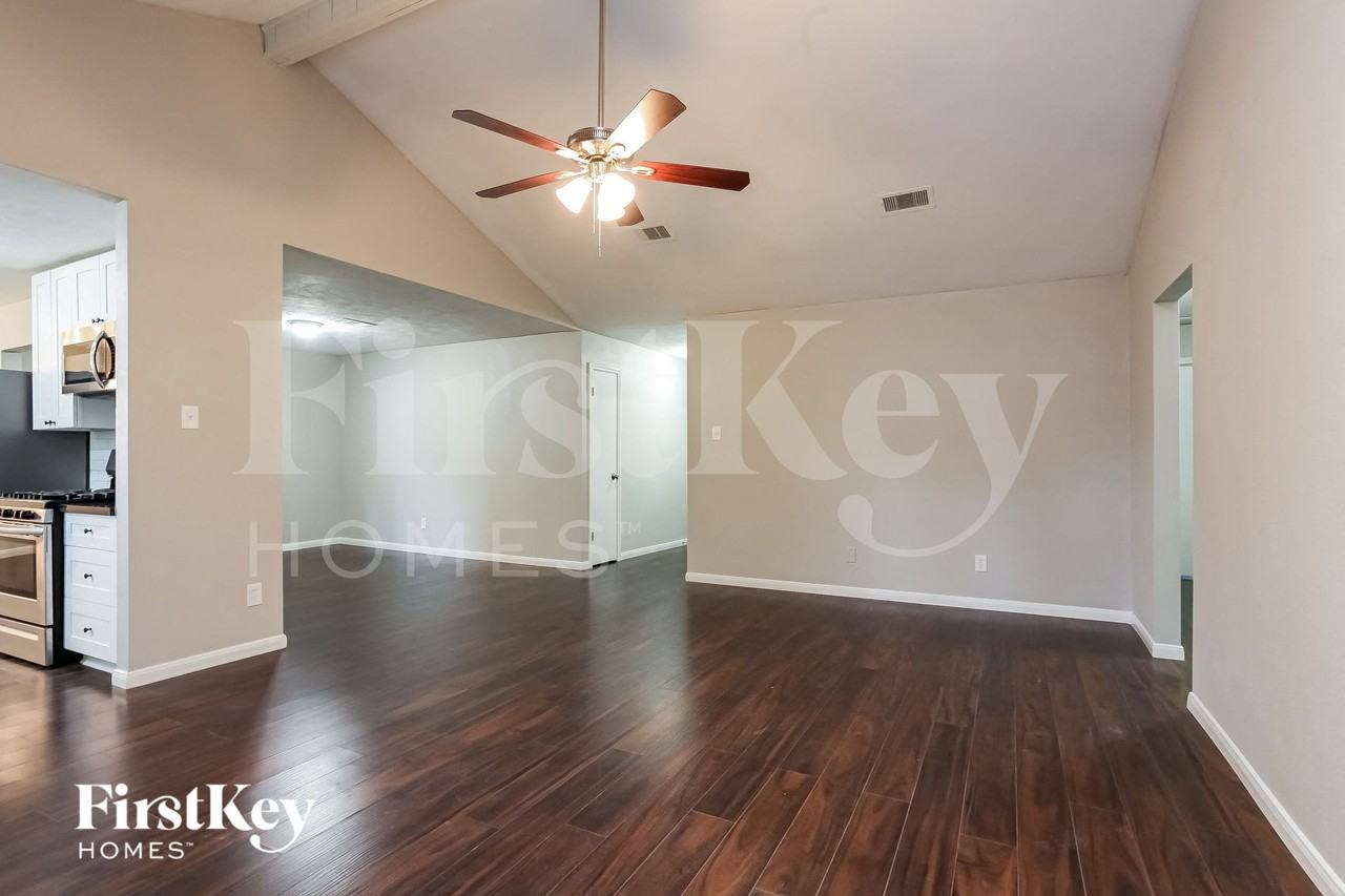1610 Atlanta St - Photo 2 of 15