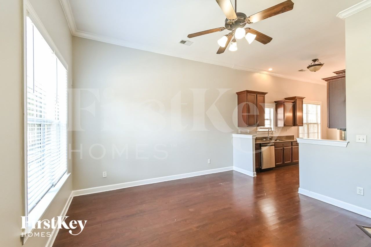 10258 Eveninghill Dr - Photo 2 of 16