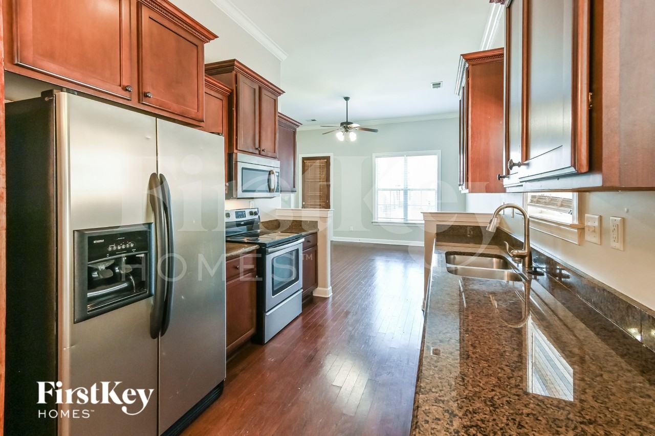 10258 Eveninghill Dr - Photo 5 of 16