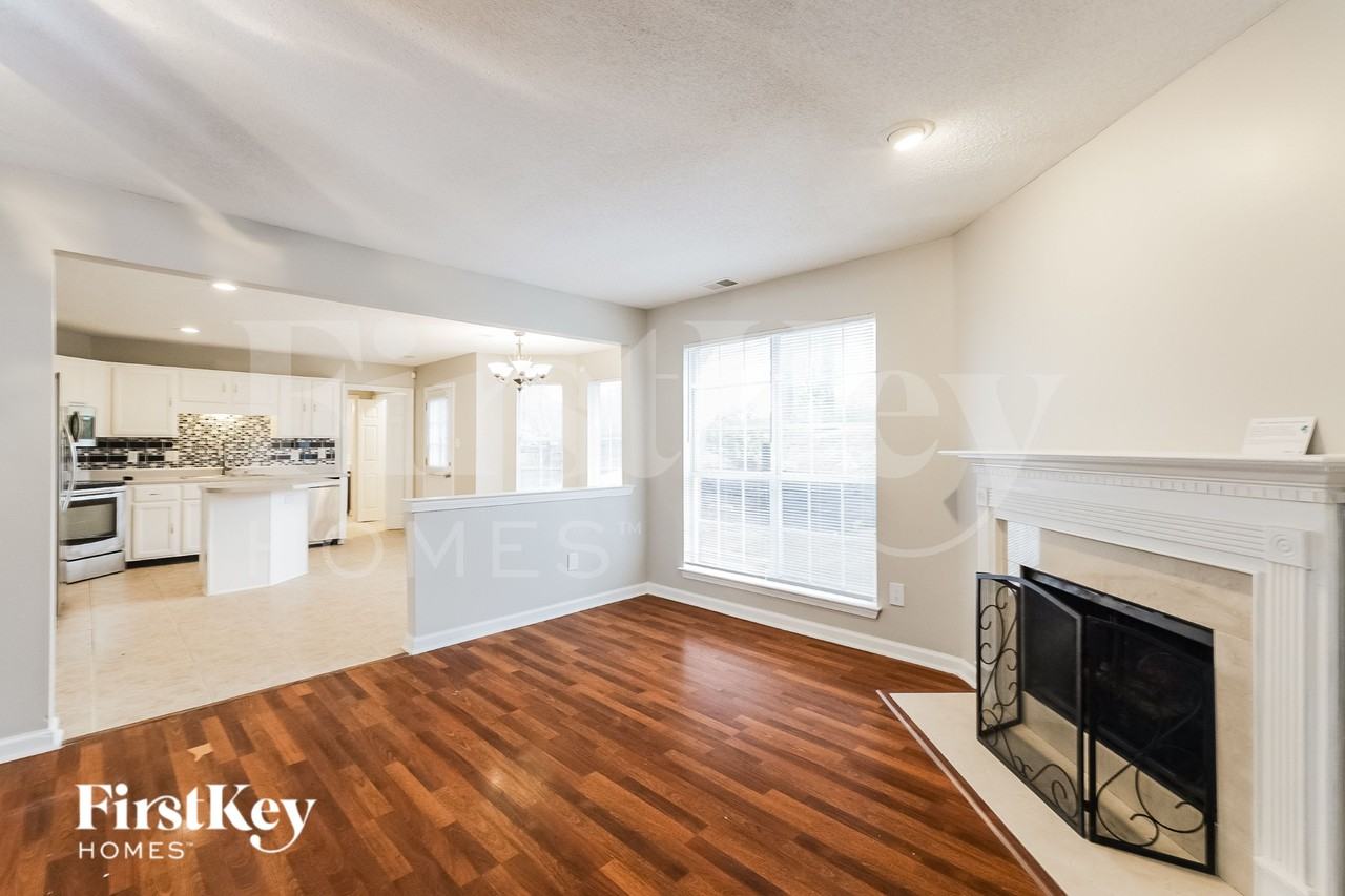 70 Center Oak Dr - Photo 4 of 15