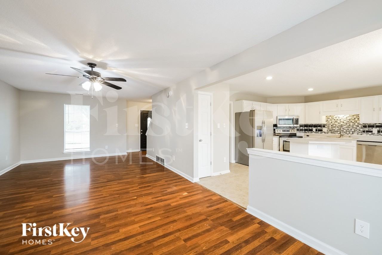 70 Center Oak Dr - Photo 5 of 15
