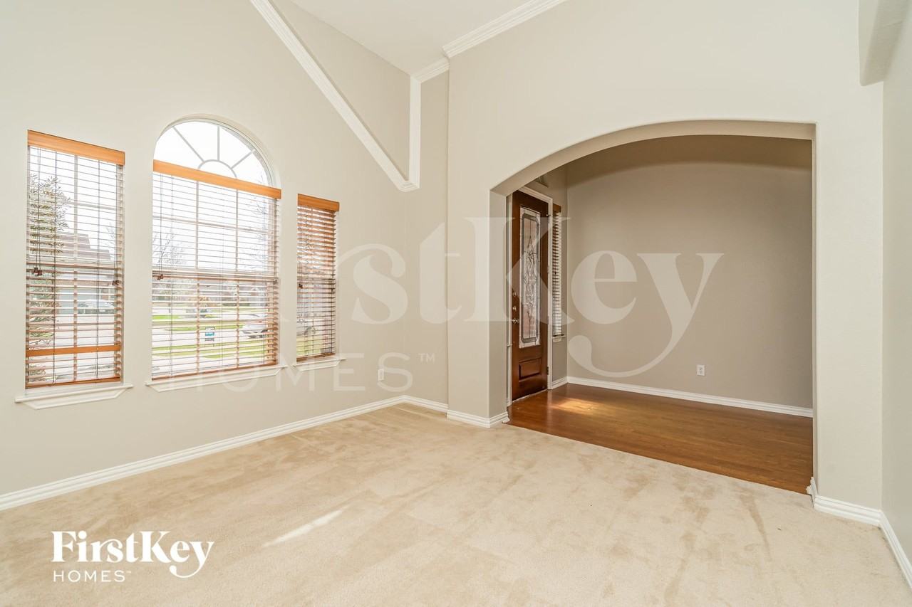 4301 Palmer Dr - Photo 2 of 15