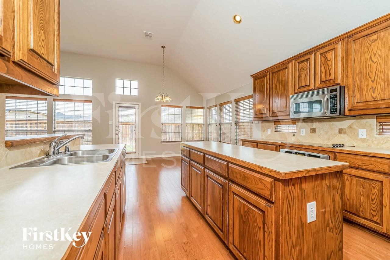 4301 Palmer Dr - Photo 6 of 15