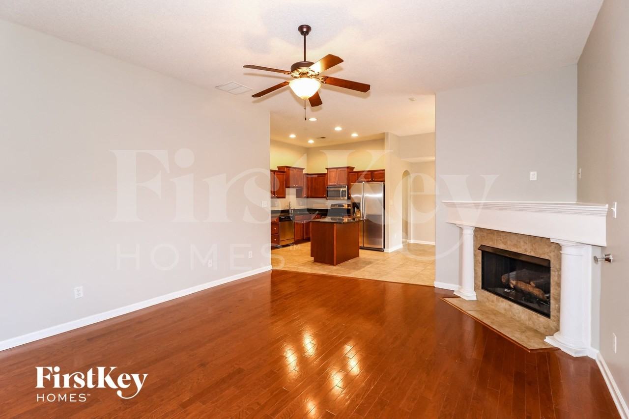 7436 Appling Rain Dr - Photo 4 of 15