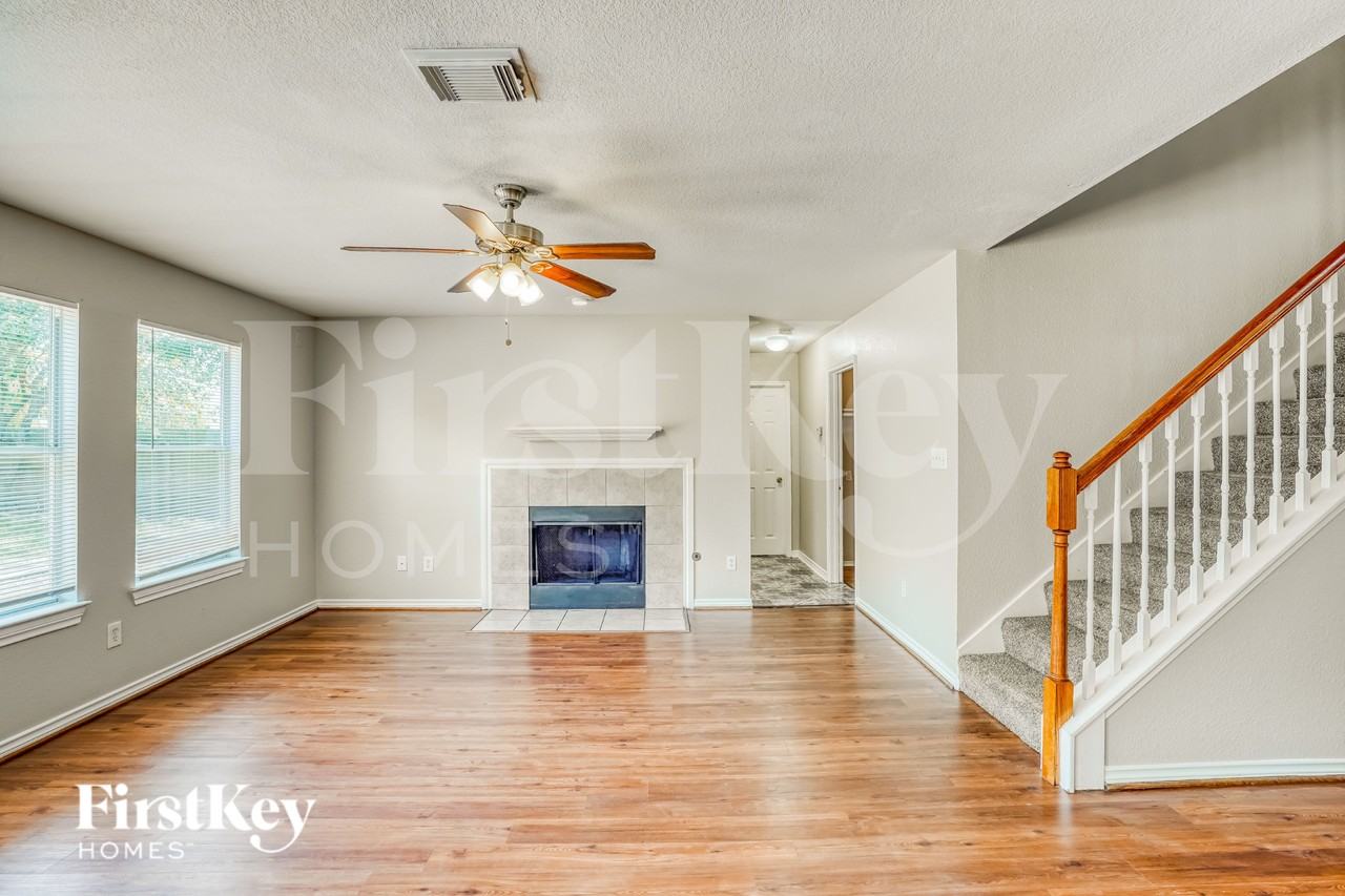 9342 Bowmore Ct - Photo 2 of 19