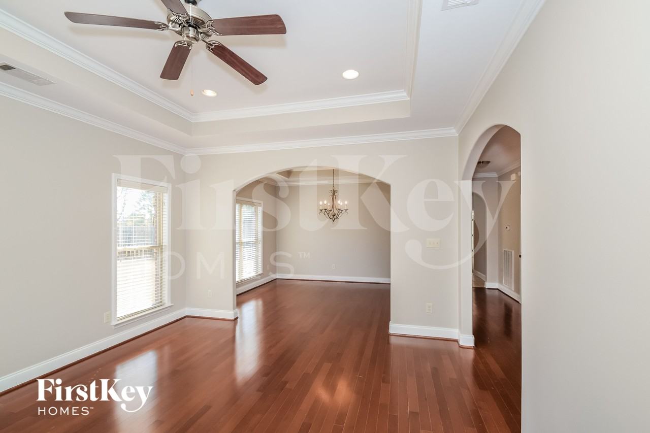 7706 Authur Dr - Photo 4 of 15