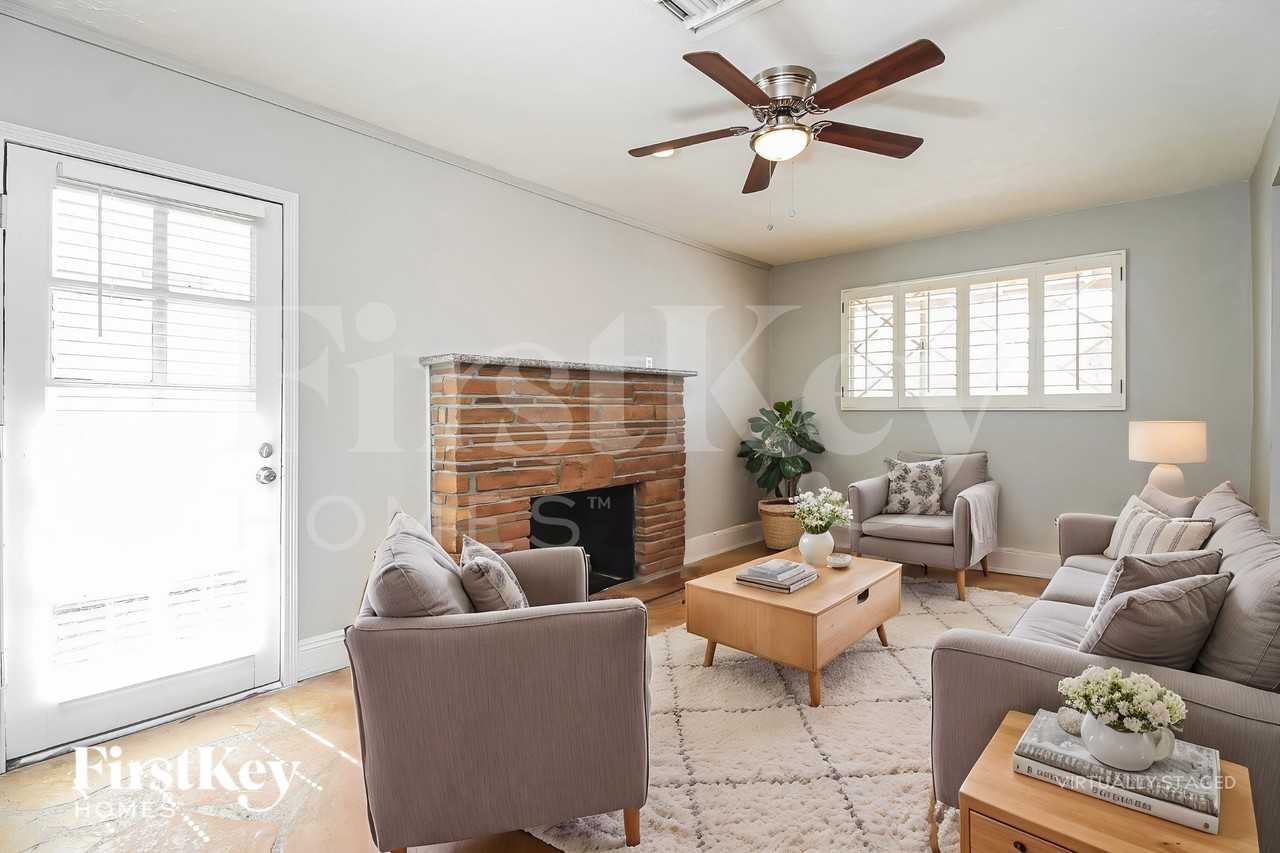 7427 E Mckinley St - Photo 3 of 19