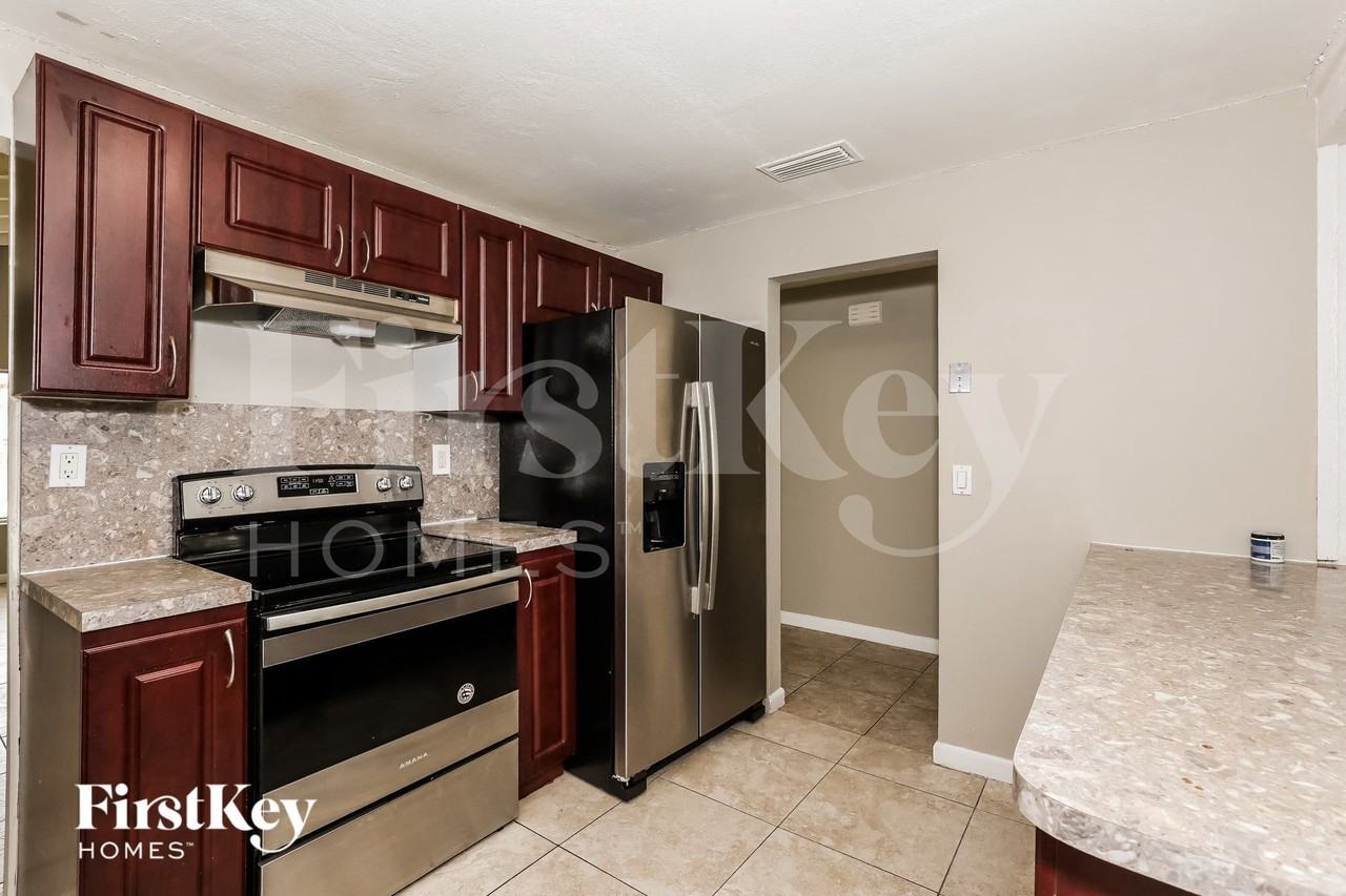 7200 Nwst - Photo 6 of 15