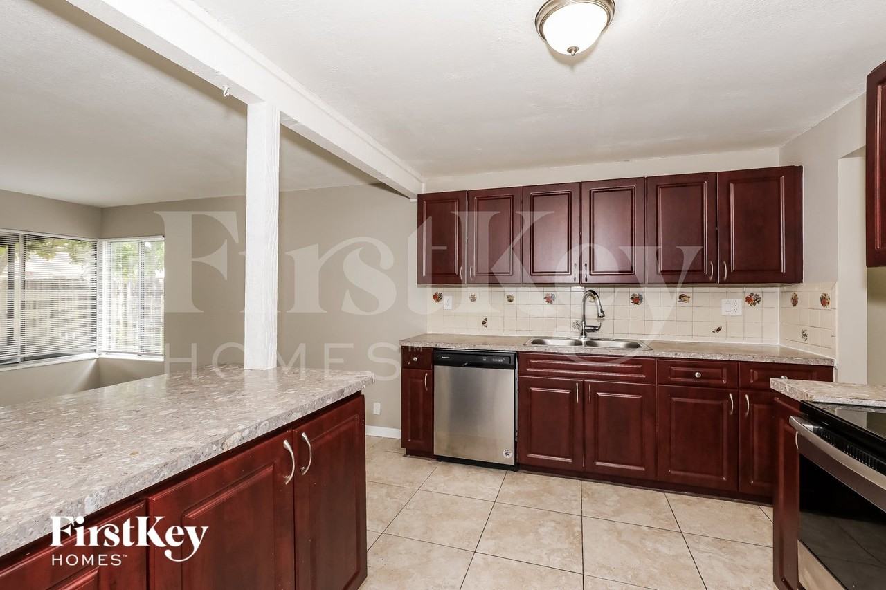 7200 Nwst - Photo 7 of 15