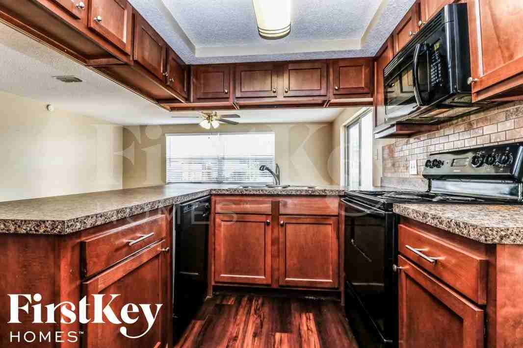 7124 Cay Dr - Photo 7 of 15