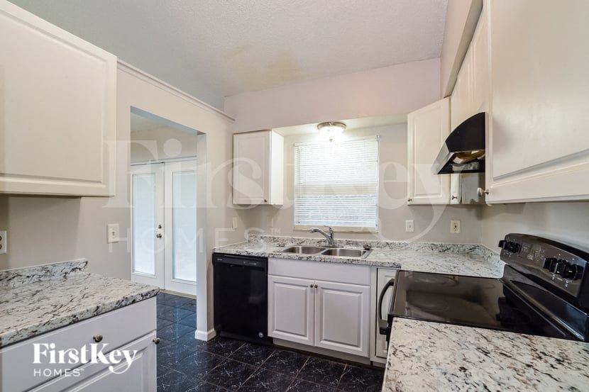 649 Nardello Dr - Photo 5 of 16