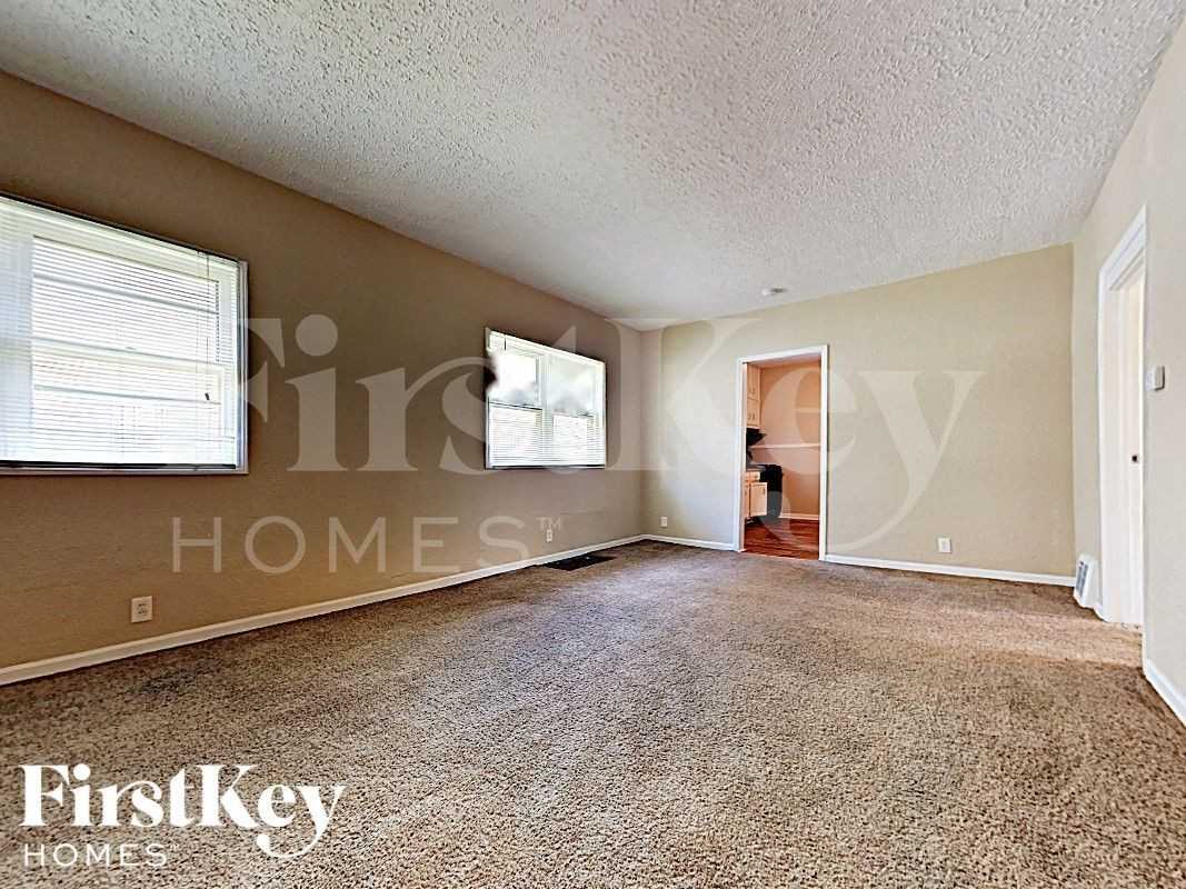 615 Clement St - Photo 3 of 14