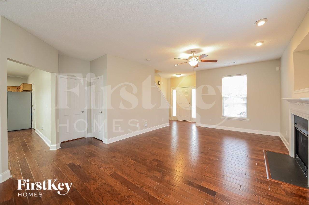 6052 Glen Way Dr - Photo 2 of 16