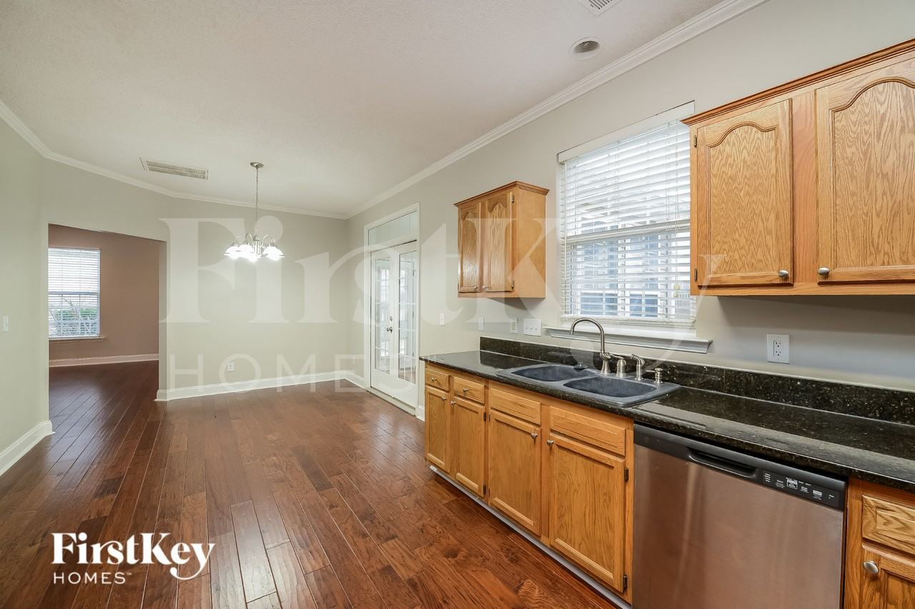6052 Glen Way Dr - Photo 4 of 16