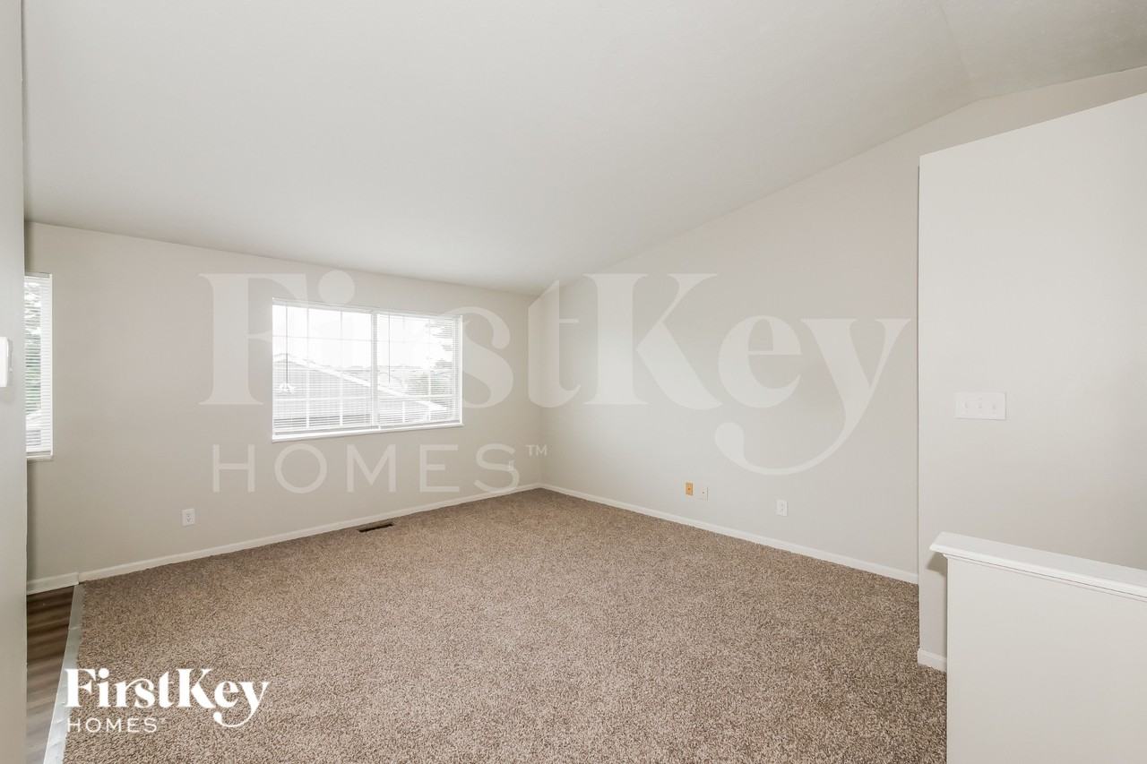 5320 Traditions Dr - Photo 5 of 17