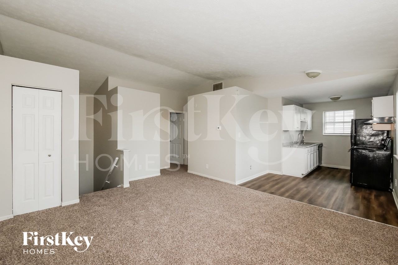 5320 Traditions Dr - Photo 6 of 17