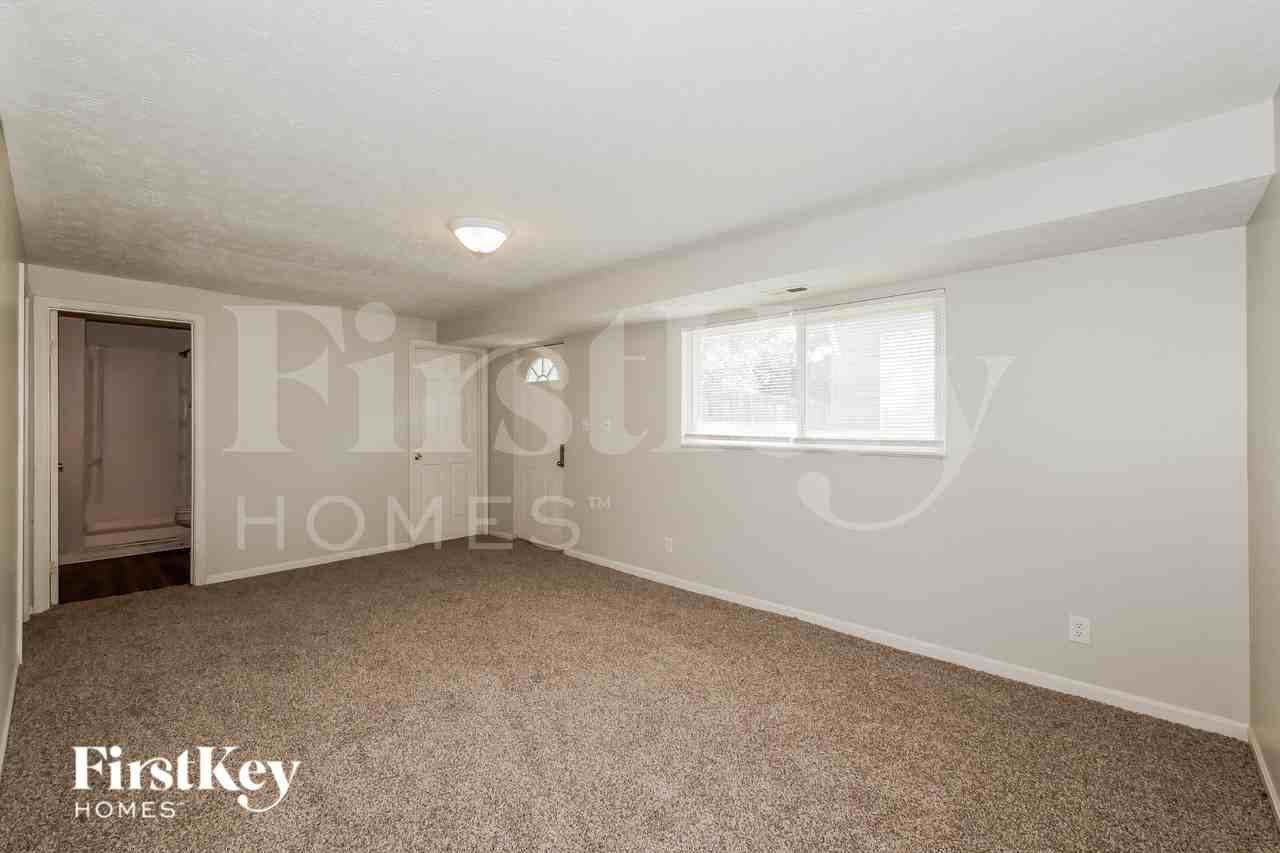 5320 Traditions Dr - Photo 7 of 17