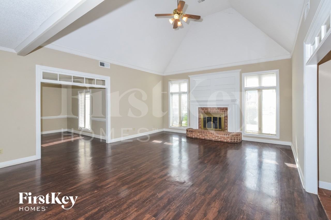 5198 Tudor Ct - Photo 4 of 16