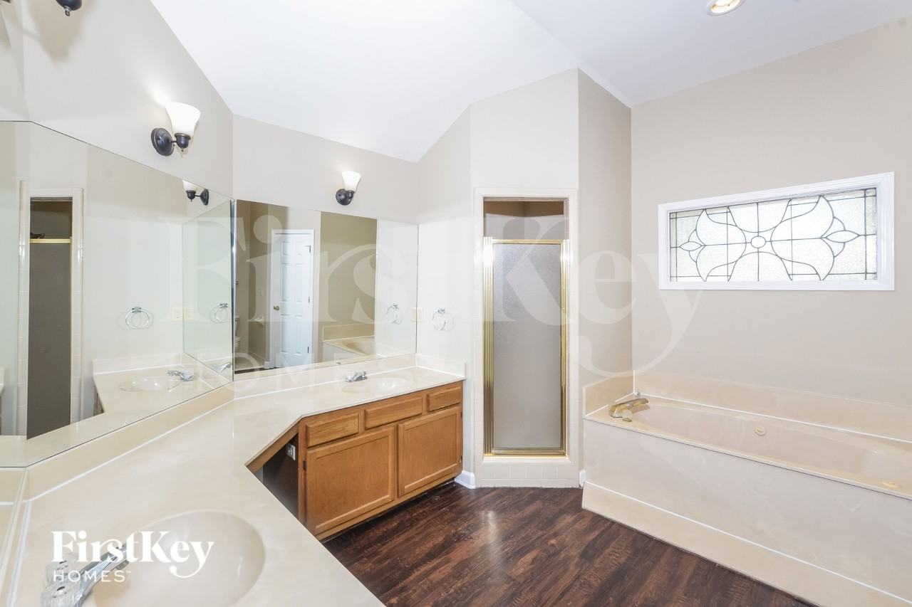 5198 Tudor Ct - Photo 7 of 16