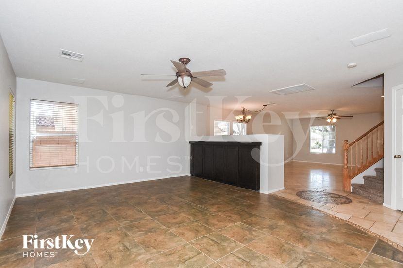 5048 Indigo Gorge Ave - Photo 5 of 15