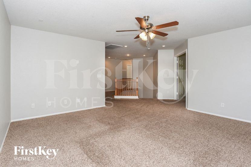 5048 Indigo Gorge Ave - Photo 7 of 15