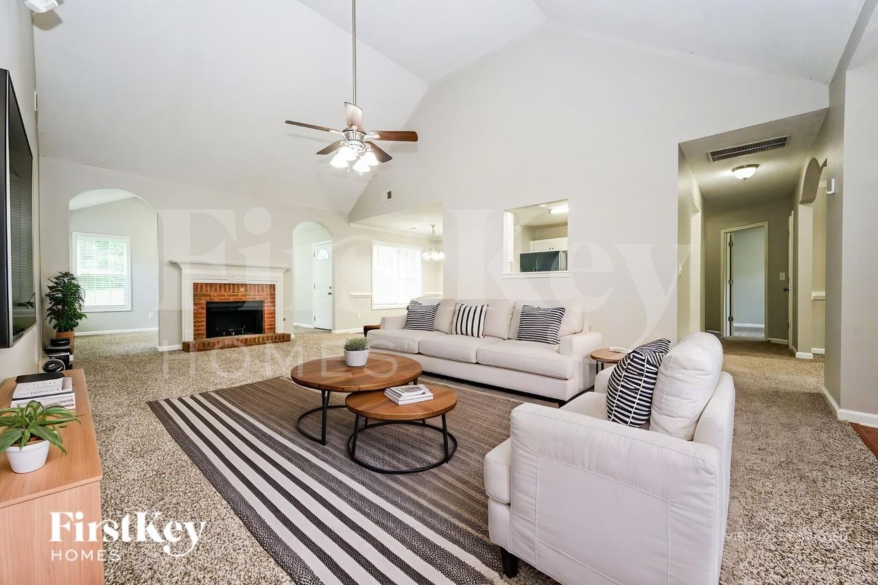 3349 Meadovista Dr - Photo 3 of 19
