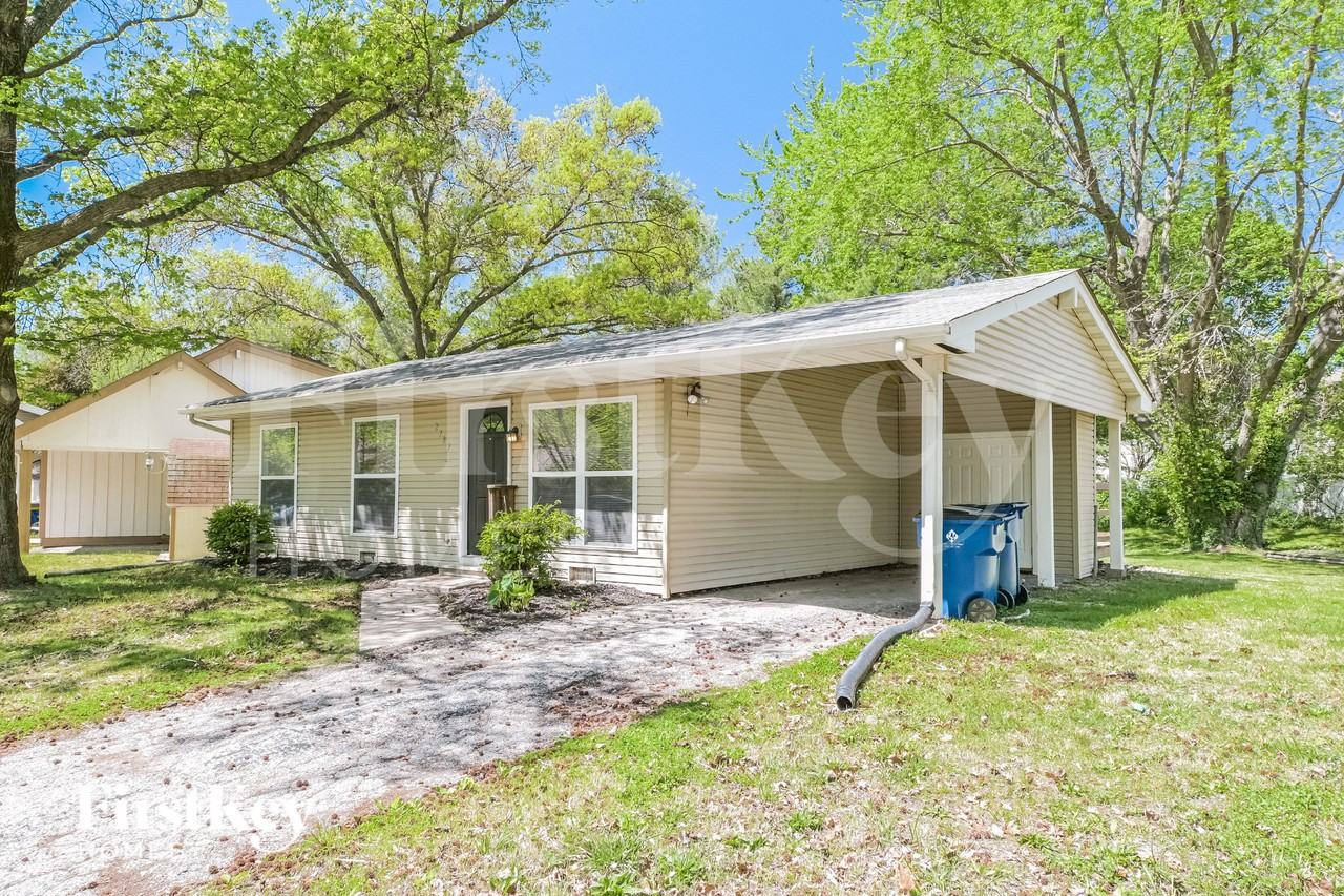 2787 Dawnview Dr - Photo 2 of 19