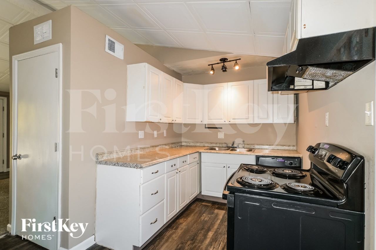 2787 Dawnview Dr - Photo 6 of 19