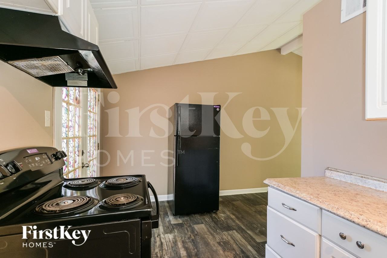 2787 Dawnview Dr - Photo 7 of 19