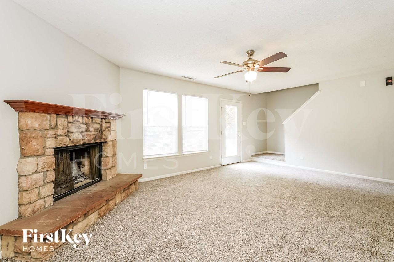 2732 Redland Ln - Photo 4 of 15