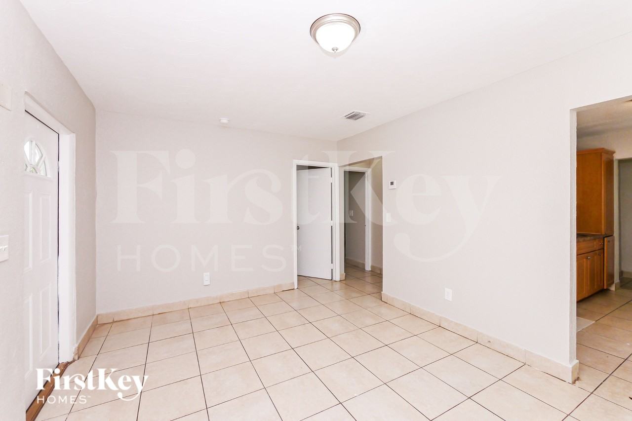2440 Nw 162nd St - Photo 2 of 19
