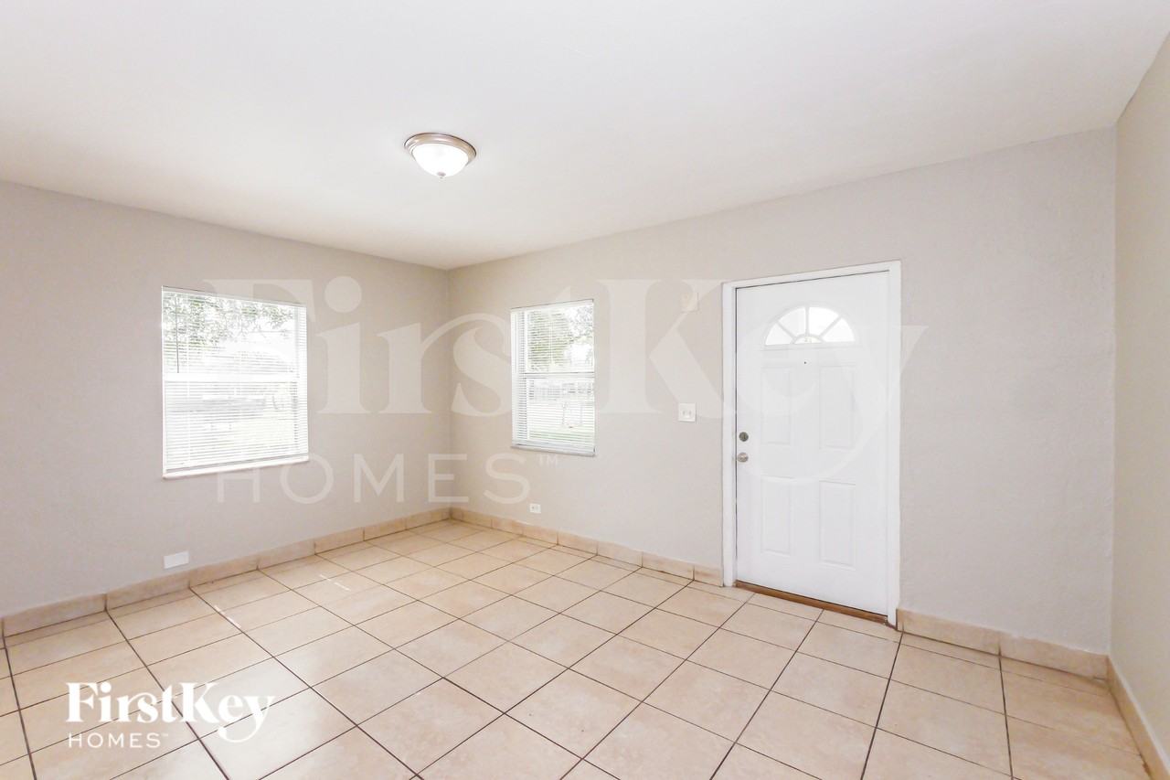 2440 Nw 162nd St - Photo 4 of 19