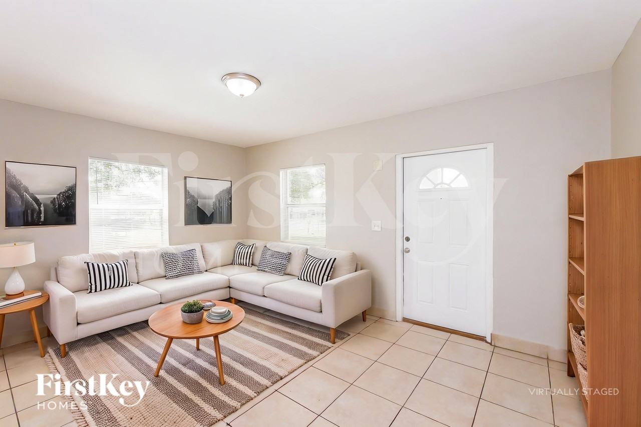 2440 Nw 162nd St - Photo 5 of 19