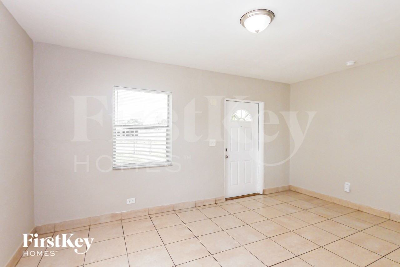 2440 Nw 162nd St - Photo 6 of 19