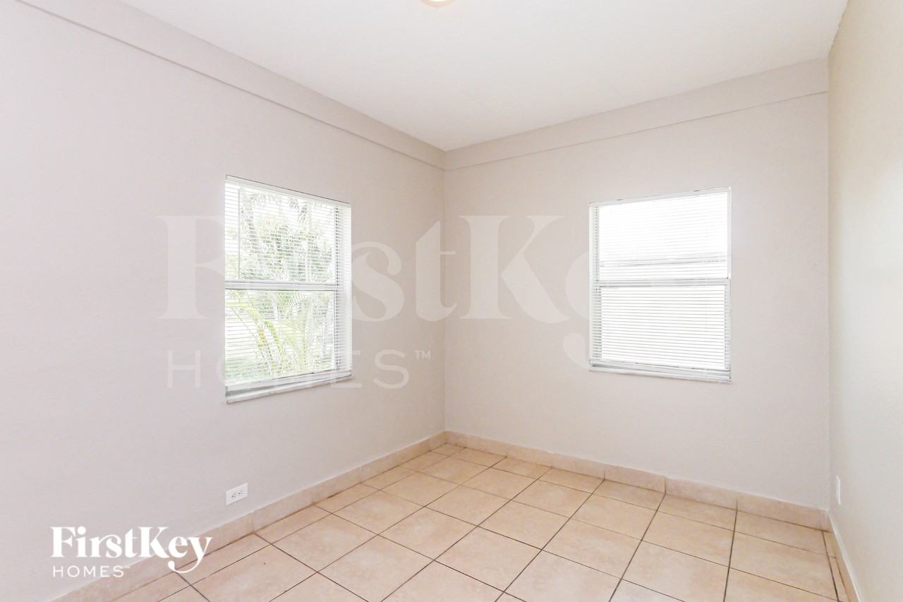 2440 Nw 162nd St - Photo 7 of 19