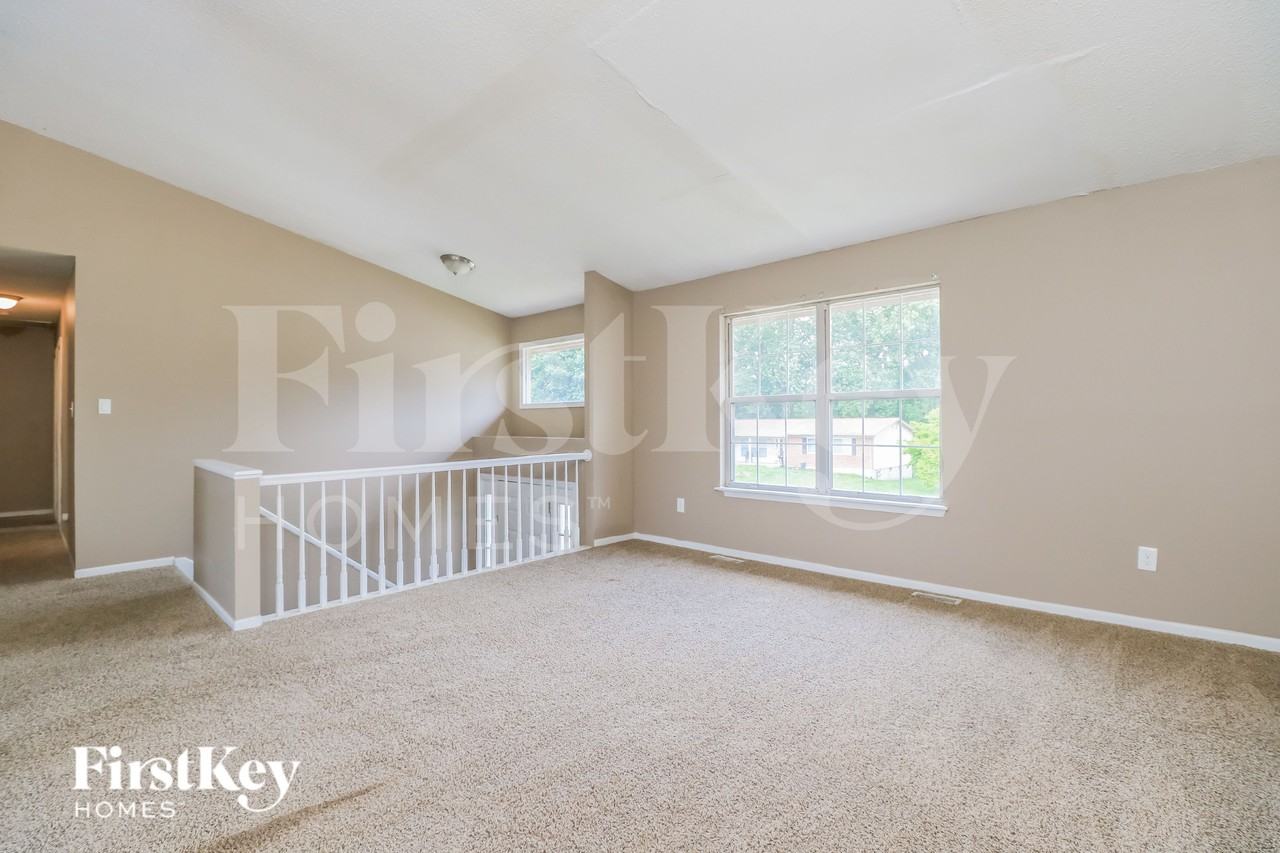 2346 Bramble Ln - Photo 3 of 16