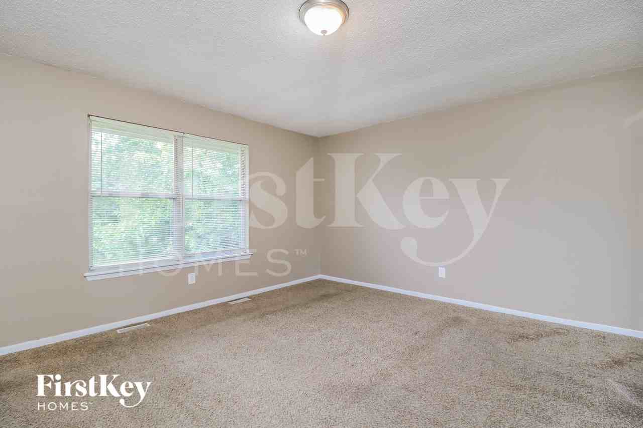 2346 Bramble Ln - Photo 7 of 16