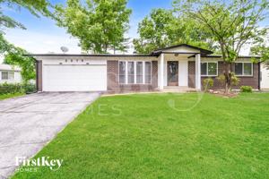 featured image of 2275 Glenoro Dr
