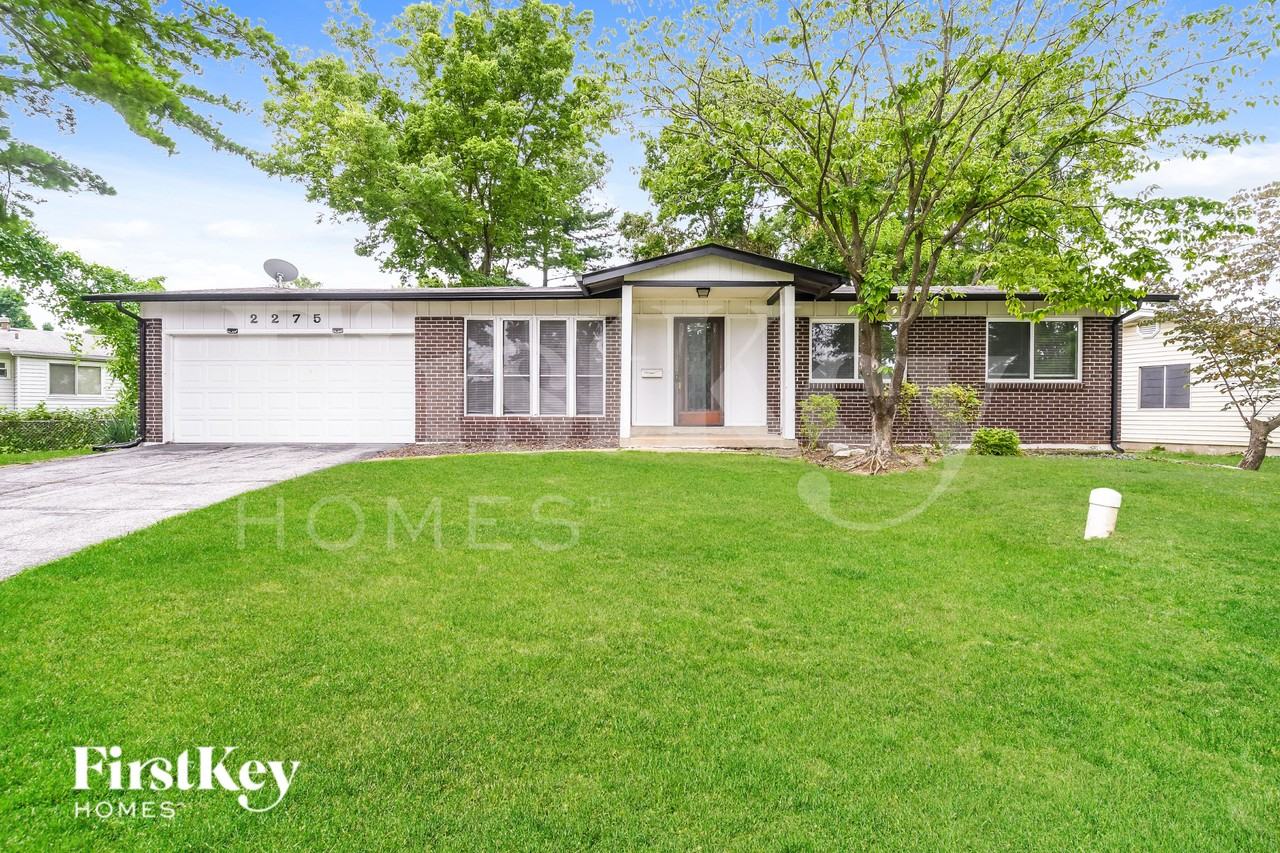 2275 Glenoro Dr - Photo 2 of 19
