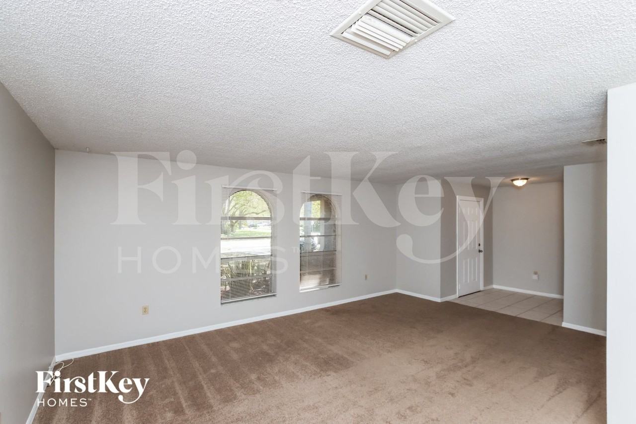 2250 Fallon Blvd Ne - Photo 4 of 15