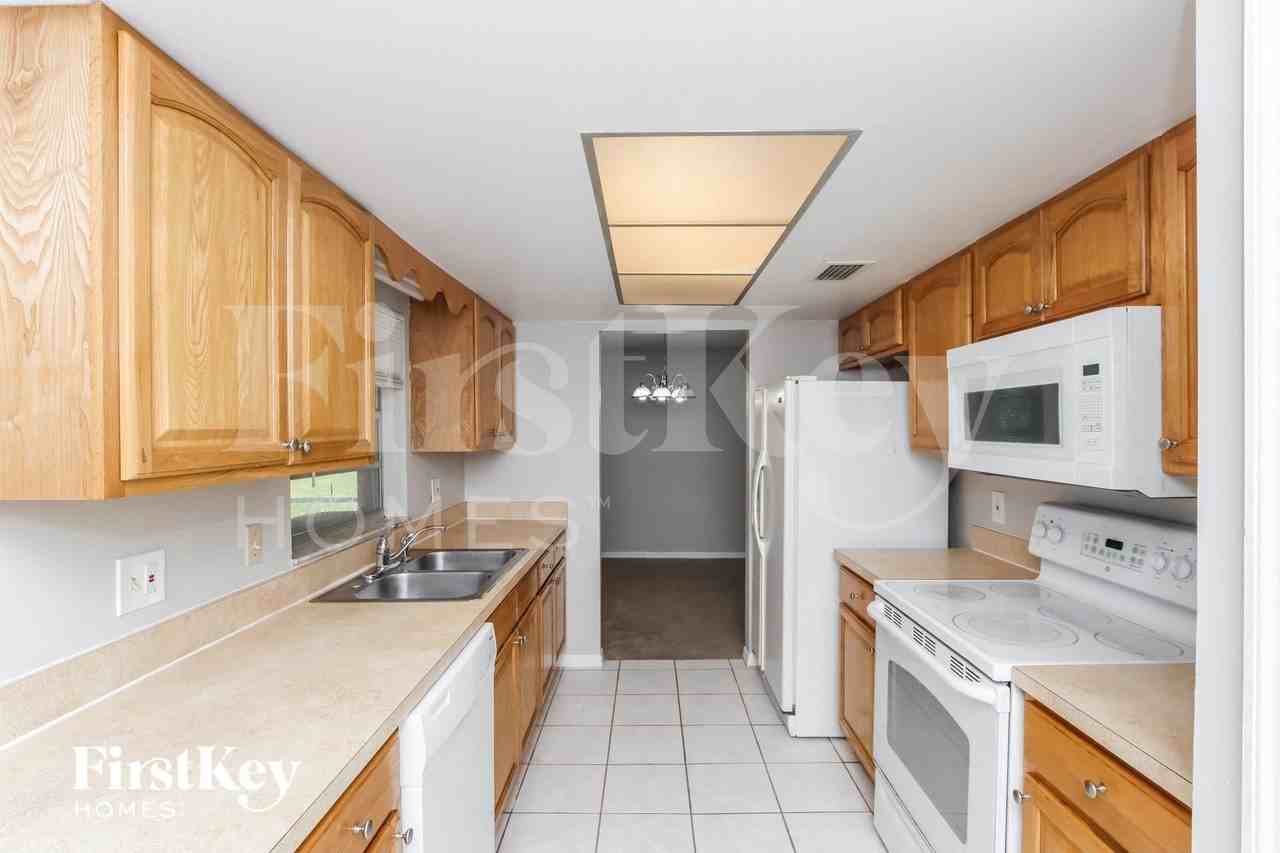 2250 Fallon Blvd Ne - Photo 6 of 15