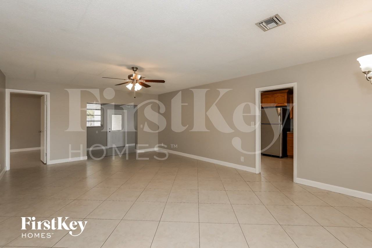 2200 Nave - Photo 2 of 15