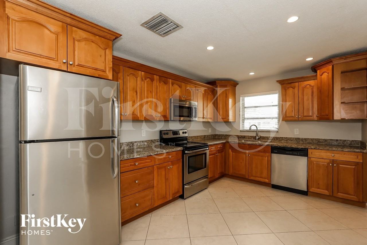 2200 Nave - Photo 5 of 15