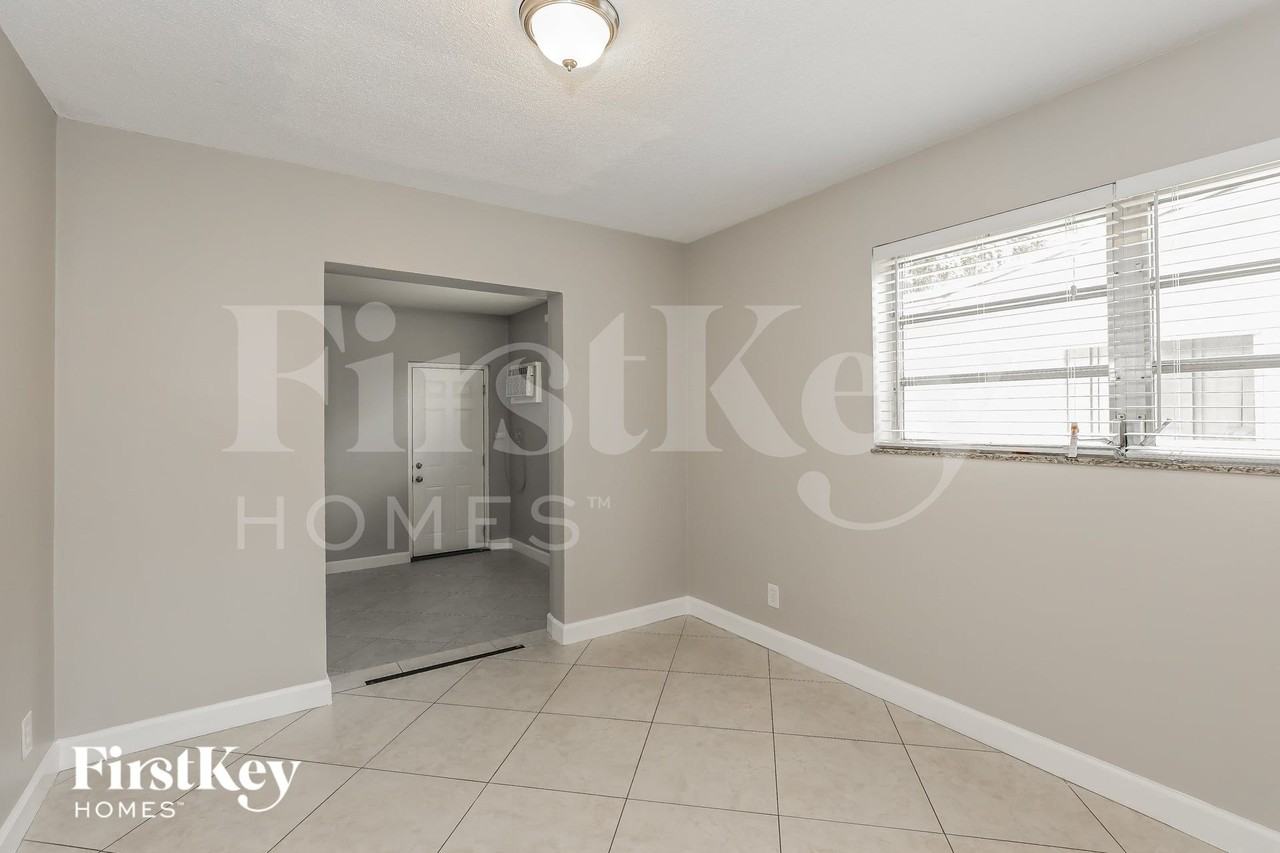 2200 Nave - Photo 7 of 15