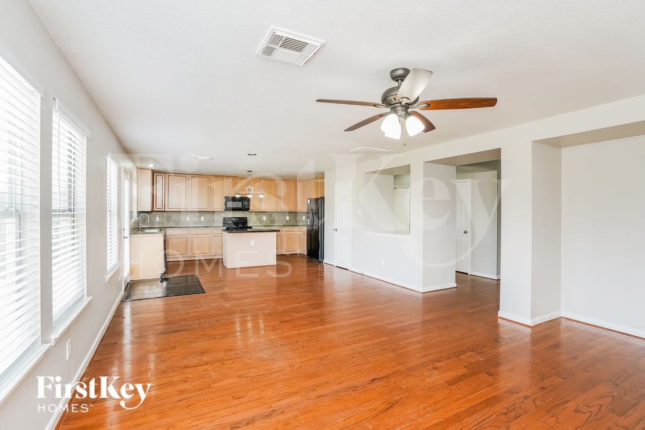 20539 Cypress Gully Dr - Photo 4 of 16