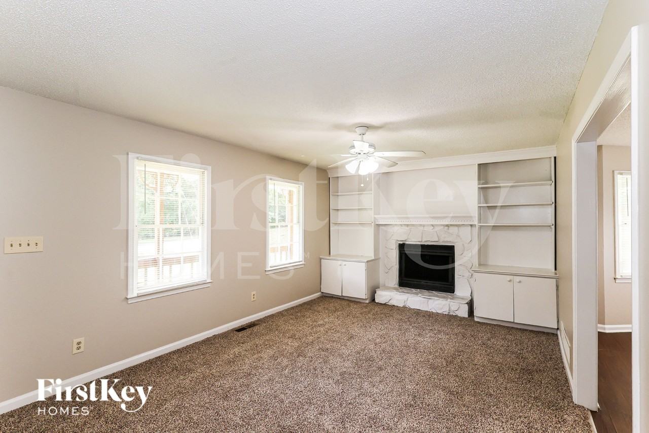 1775 Independence Dr - Photo 4 of 19