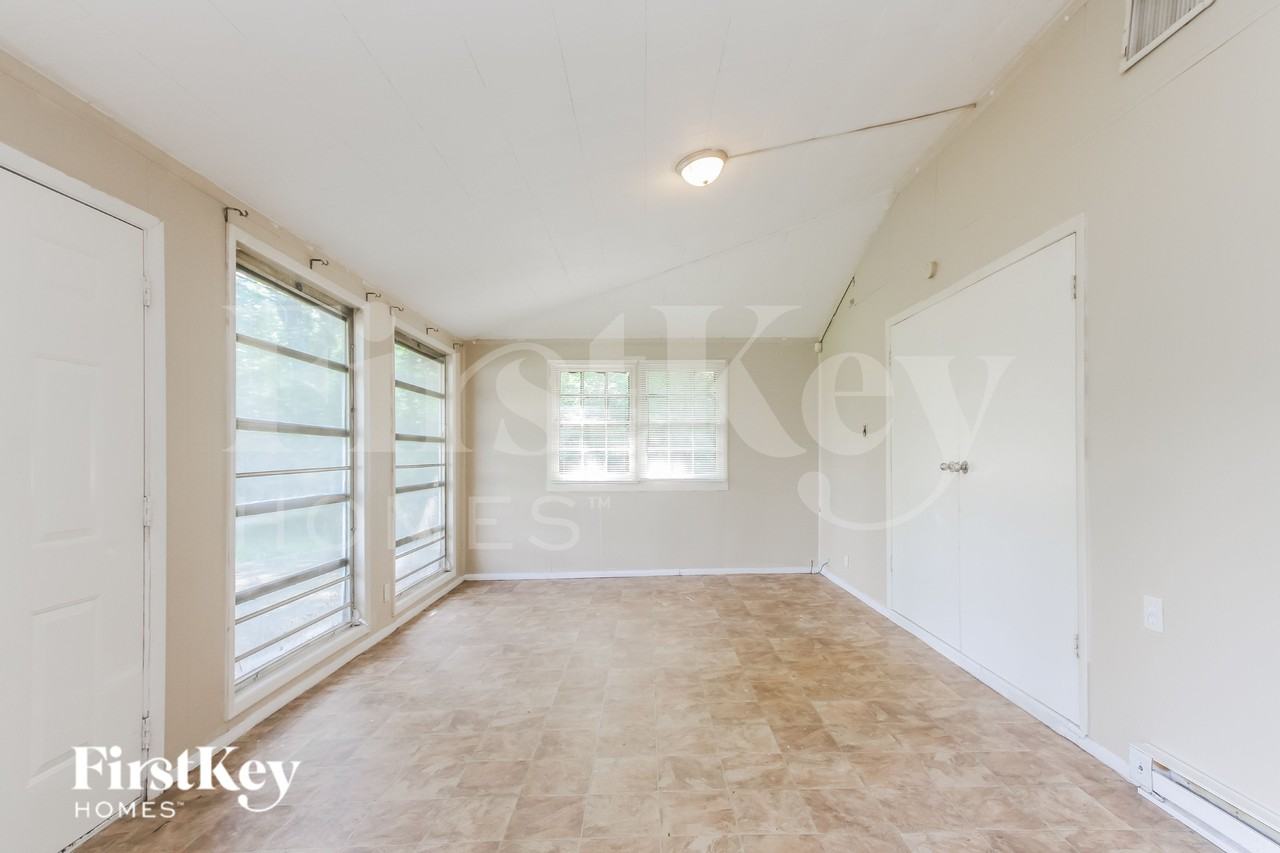 1733 Alimingo Dr - Photo 6 of 16